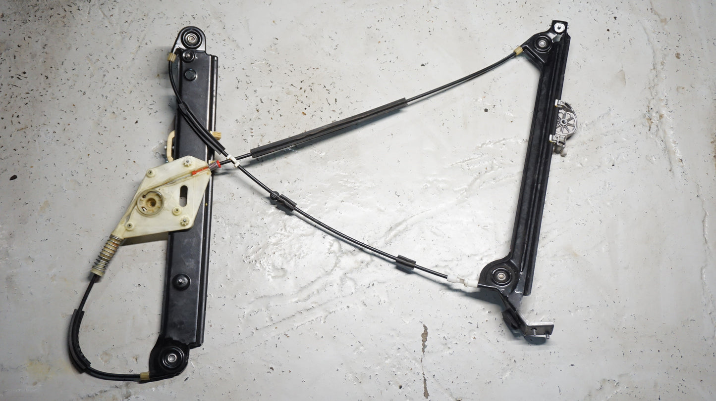 BMW 1 SERIES E82 E88 RHS RIGHT DRIVERS SIDE WINDOW REGULATOR 6978846