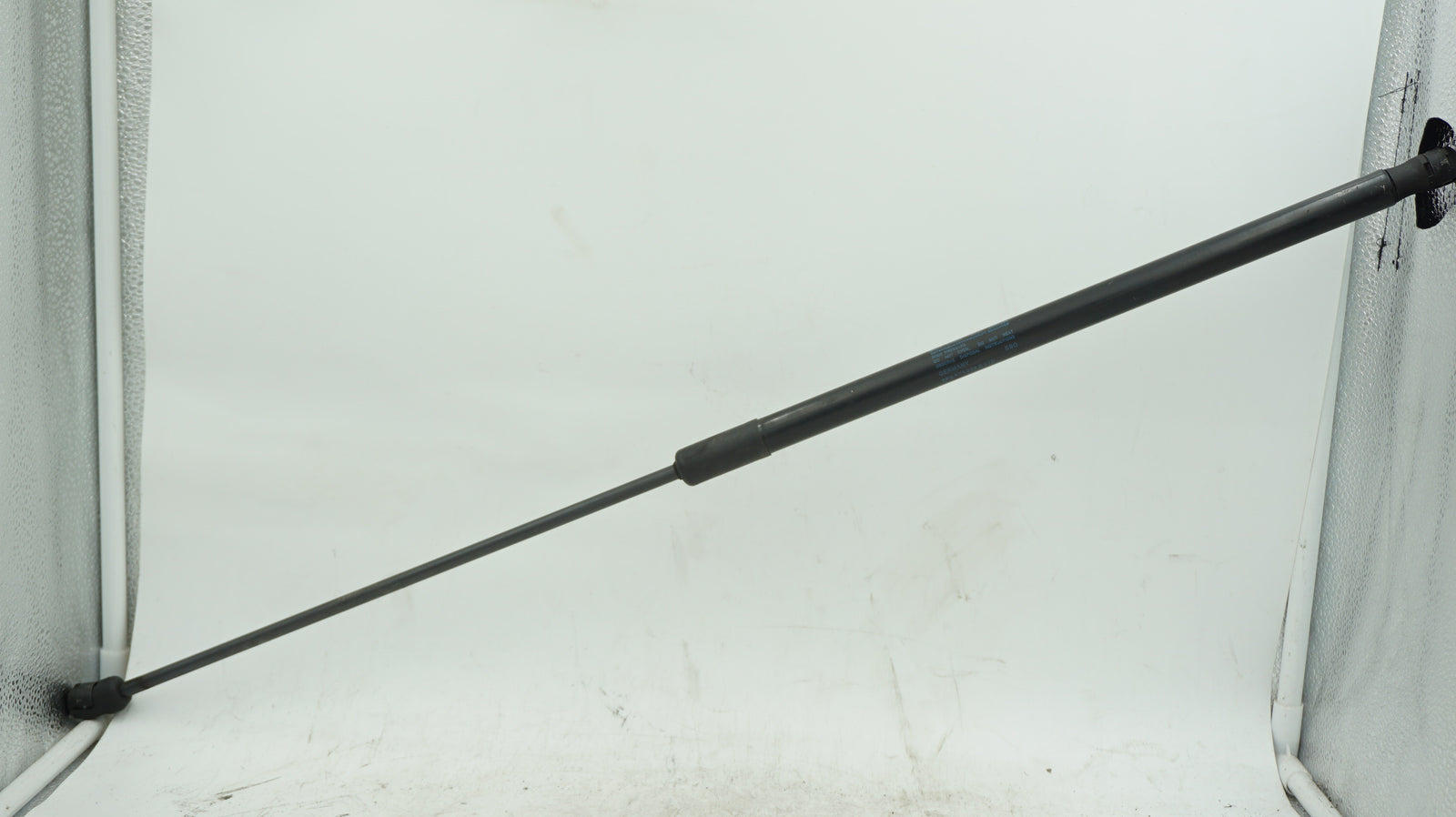 AUDI A3 8P BONNET STRUT 8P0823359 - LRI Autoparts
