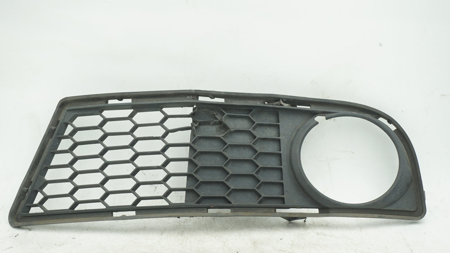 BMW 1 SERIES E82 E88 M-SPORT RIGHT FOG LIGHT GRILL 8045449