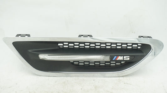 BMW F10 M5 FRONT RIGHT FENDER GRILLE VENT 7903880