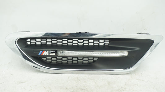 BMW F10 M5 FRONT LEFT FENDER GRILLE VENT 7903879