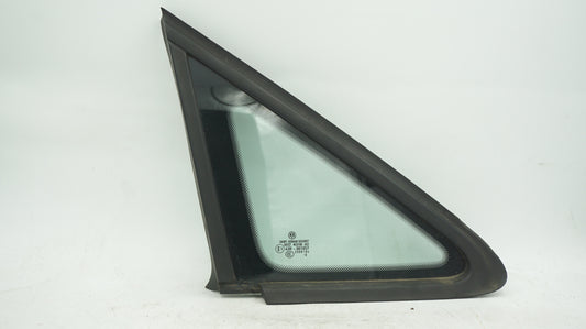 VW CADDY QUATER FRONT RIGHT WINDOW 43R001057
