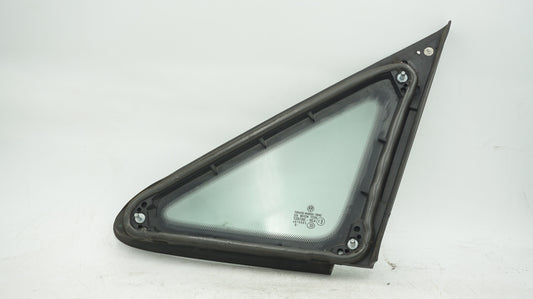 VW CADDY QUATER FRONT RIGHT WINDOW 43R001057