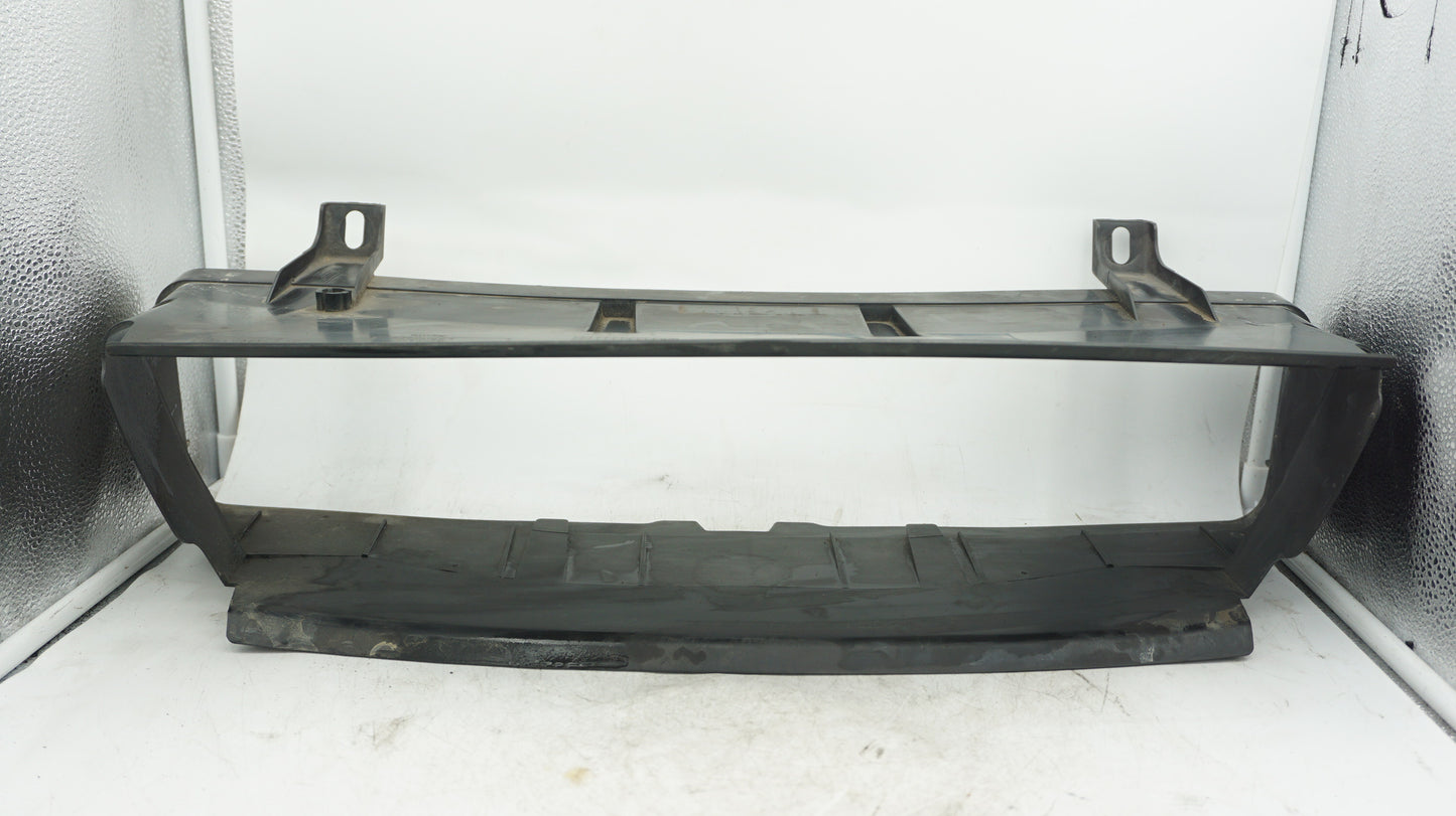 BMW 1 SERIES E82 E88 E87 M-SPORT FRONT BUMPER AIR DUCT 7189264