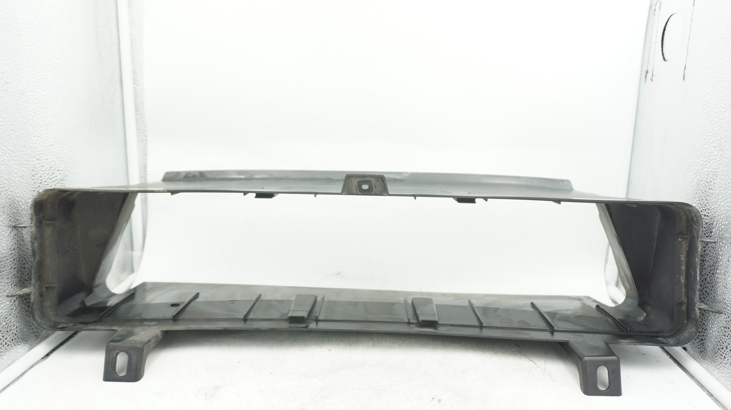 BMW 1 SERIES E82 E88 E87 M-SPORT FRONT BUMPER AIR DUCT 7189264