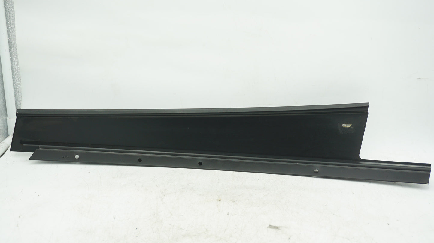 BMW 1 SERIES E87 FRONT RIGHT GLOSS BLACK MSPORT B PILLAR DOOR TRIM