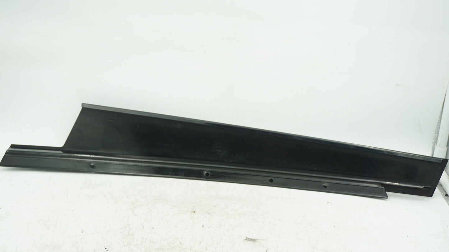 BMW 1 SERIES E87 FRONT LEFT GLOSS BLACK MSPORT B PILLAR DOOR TRIM