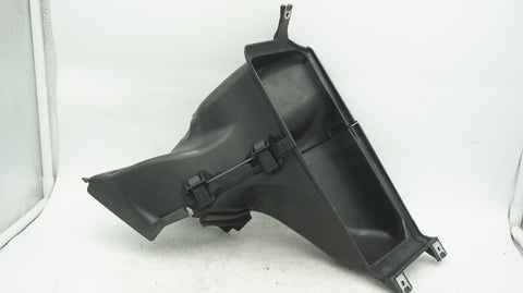 BMW 3 SERIES E92 E93 FRONT RIGHT ENGINE OIL COOLER DUCT 7161434