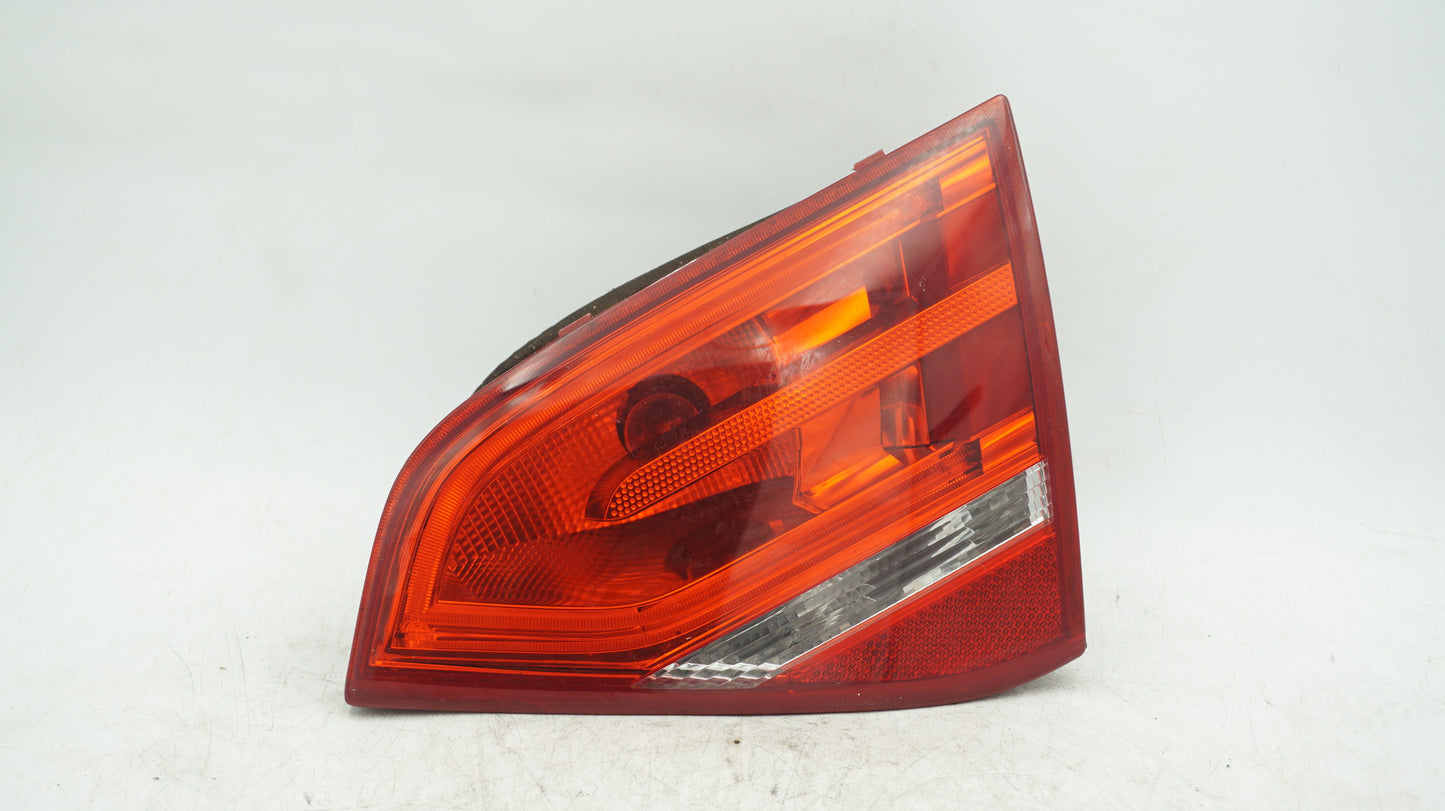 AUDI A3 8P RIGHT SIDE TAIL LIGHT 8P0945094