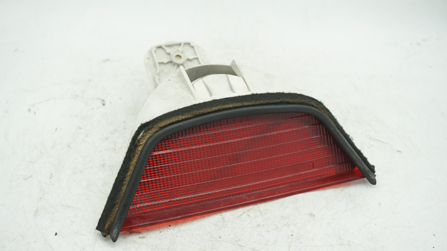 BMW 5 SERIES E39 THIRD BRAKE LIGHT 8385659