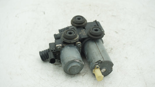 BMW 5 SERIES E39 WATER HEATER VALVE 8369807
