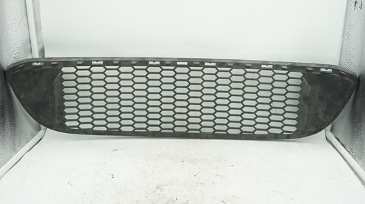 BMW 1 SERIES E82 E88 M-SPORT FRONT LOWER CENTRE GRILLE 8045432