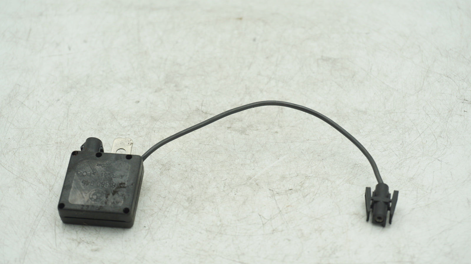 BMW 5 SERIES E39 ANTENNA NOISE SUPPRESSION FILTER 8380945