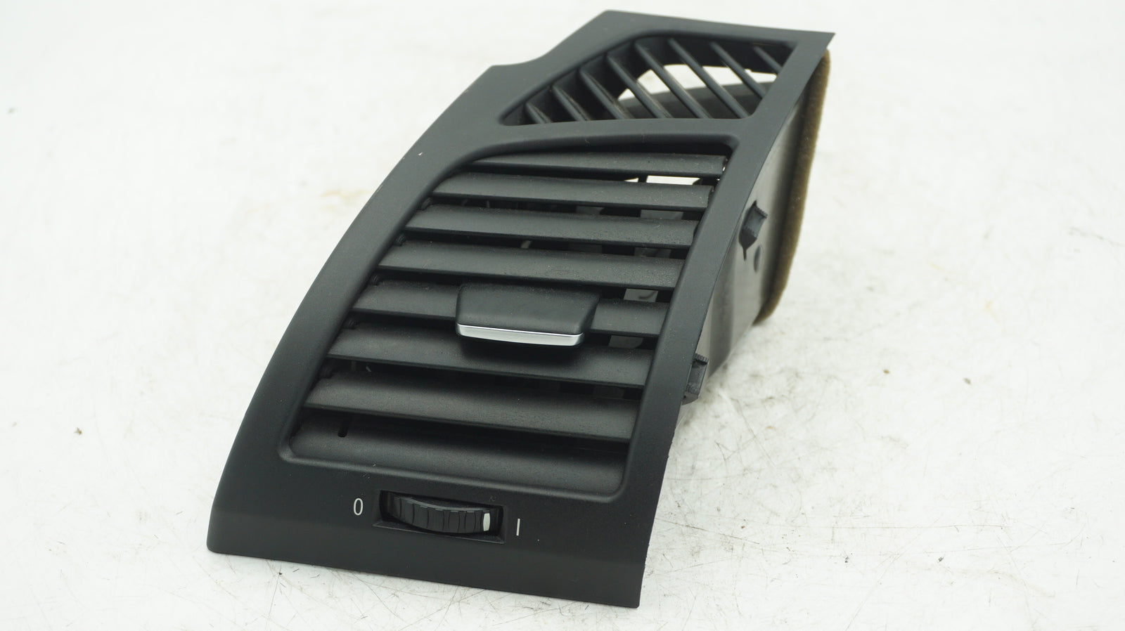BMW E82 E87 E88 LEFT AIR VENT 7059187 - LRI Autoparts