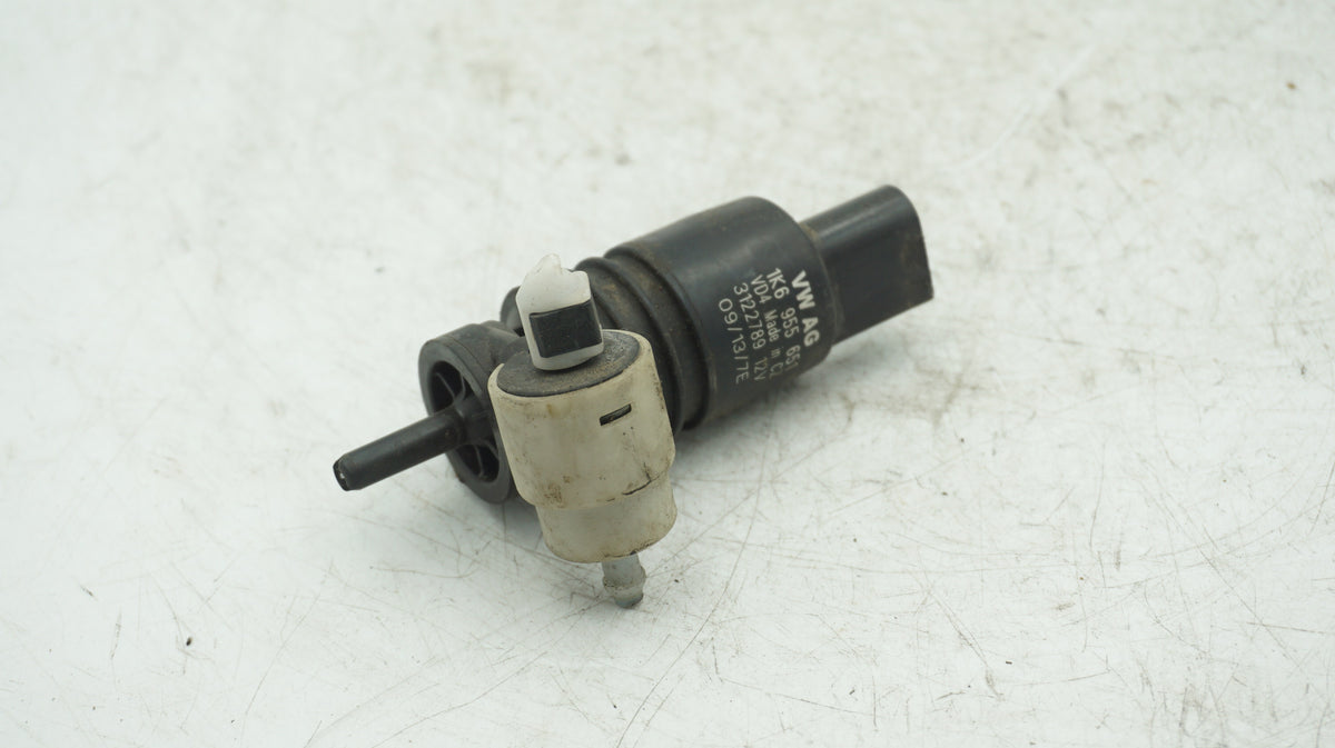 VW AUDI WINDSHIELD WASHER PUMP 1K6955651 - LRI Autoparts