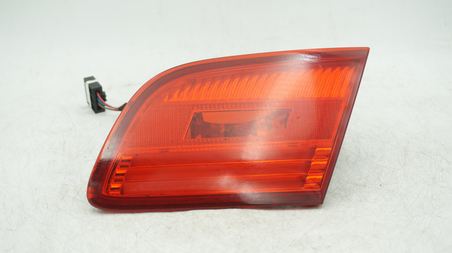 BMW 3 SERIES E39 REAR RIGHT INNER TAIL LIGHT 7162304