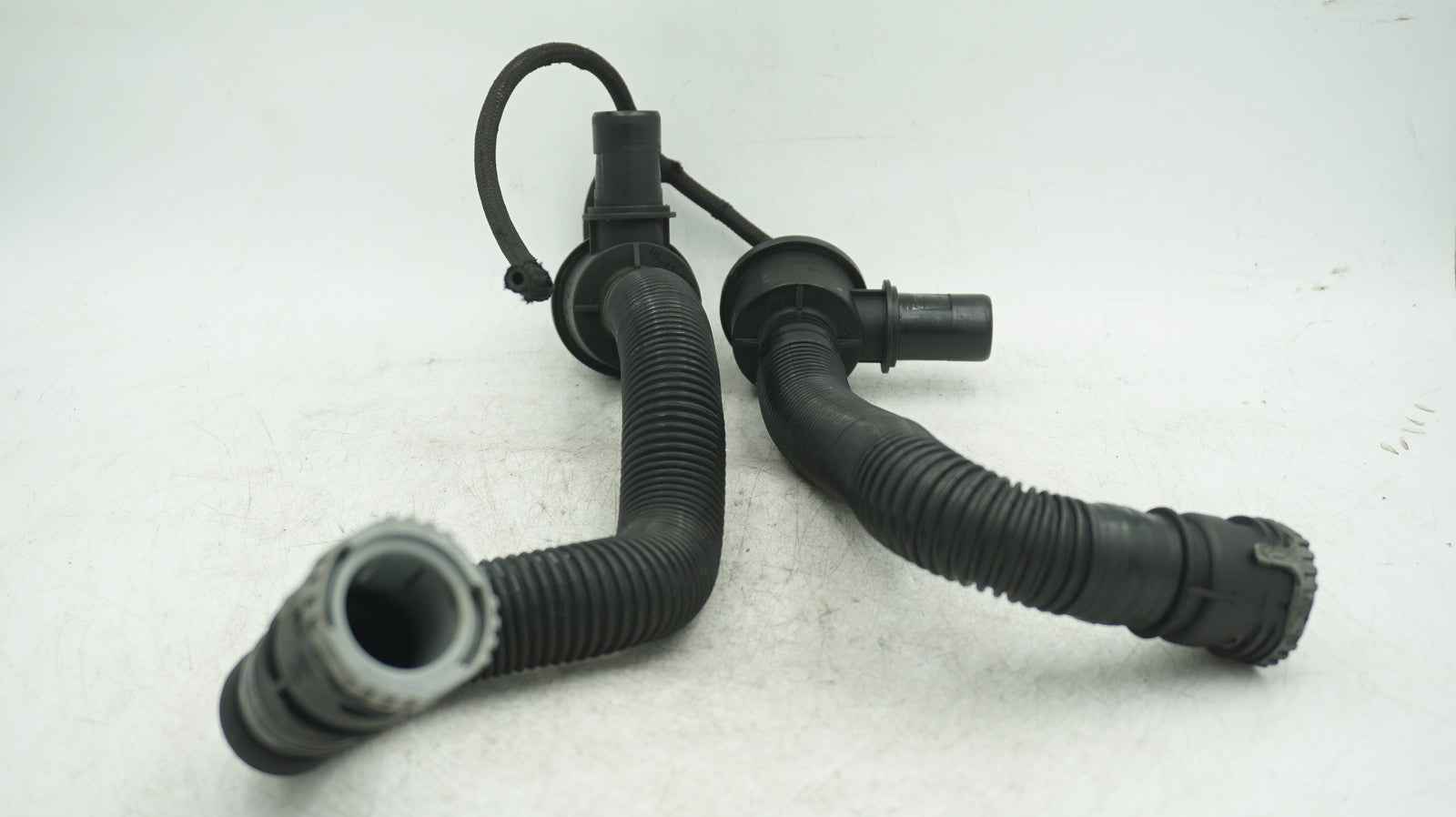 BMW 1 3 SERIES N54 TWIN TURBO INDUCTION AIR INTAKE PIPE HOSE 090152061 - LRI Autoparts