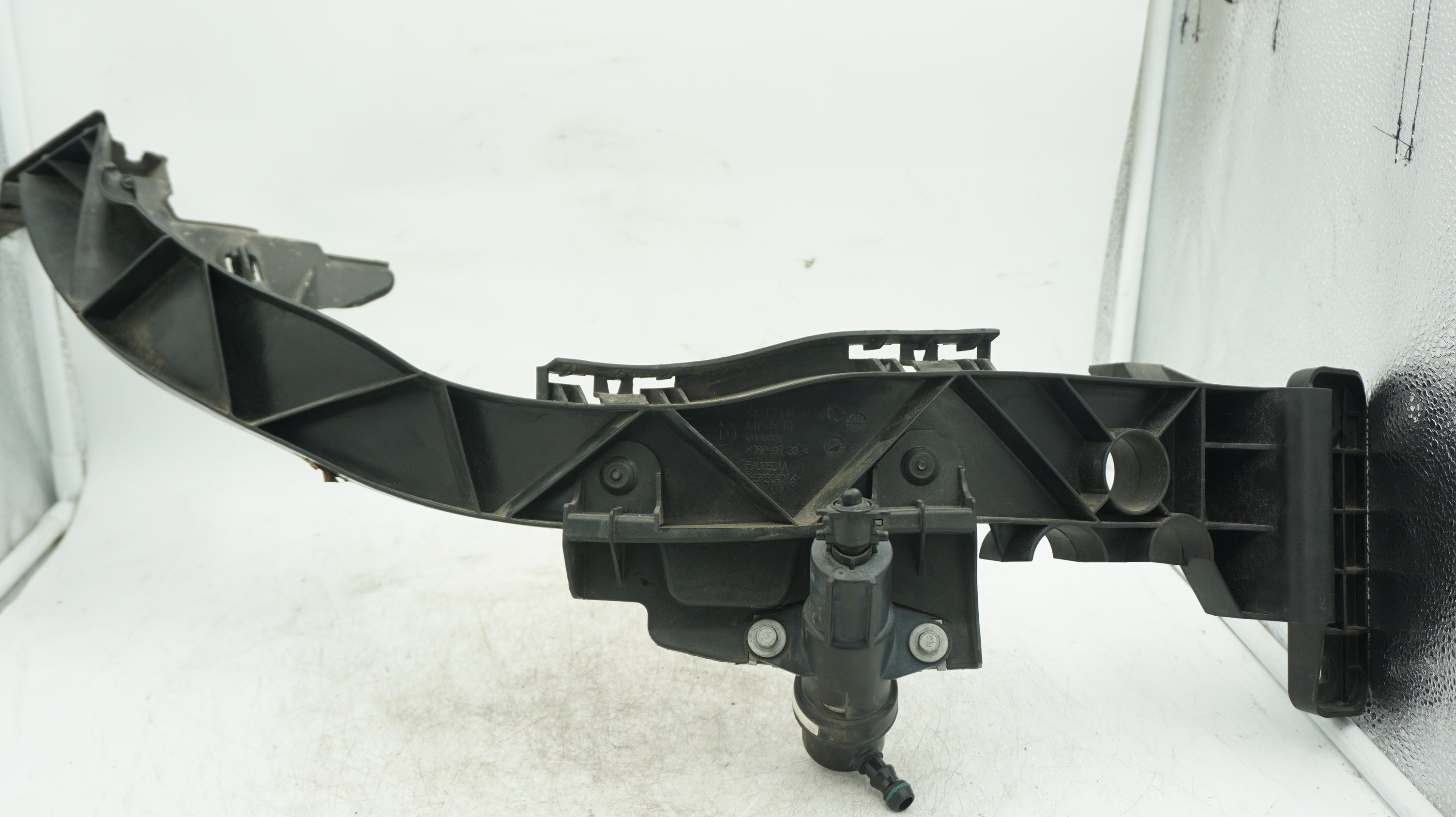 BMW 1 SERIES E82 E88 COUPE RIGHT DRIVERS HEADLIGHT BRACKET 7148762 ...
