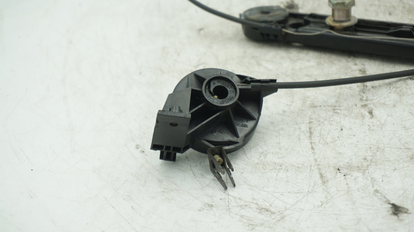 BMW 5 SERIES E39 FRONT RIGHT SEAT BELT TENSIONER 8125856