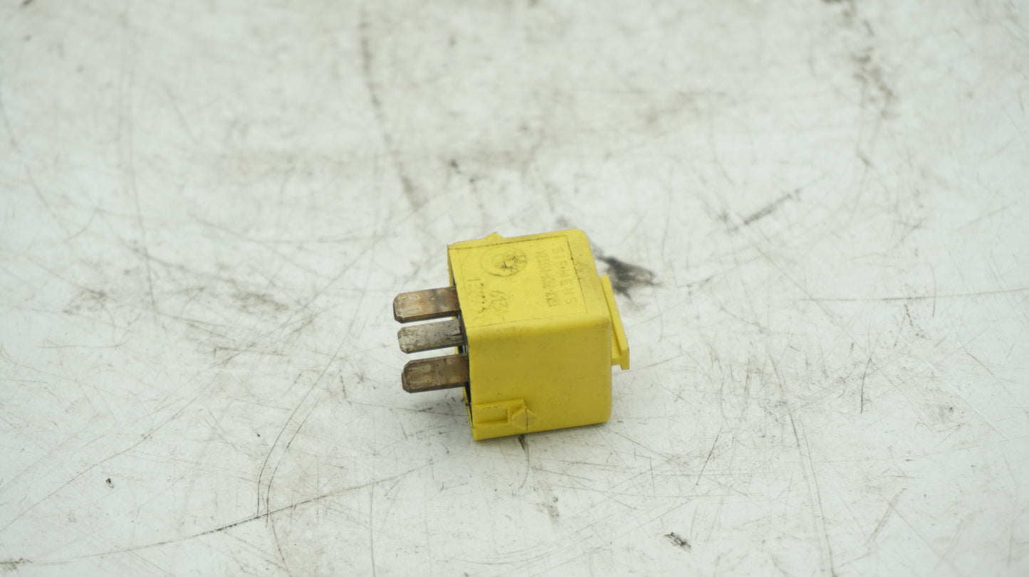 BMW 5 SERIES E34 FUSE RELAY 1389105