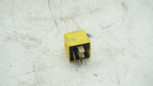 BMW 5 SERIES E34 FUSE RELAY 1389105