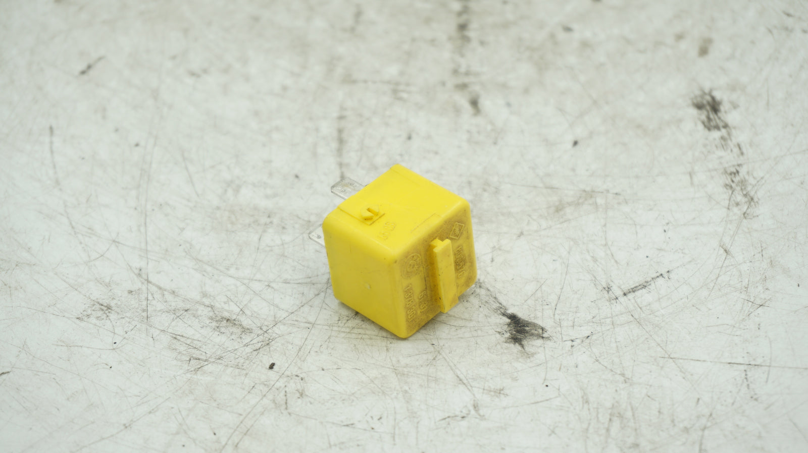 BMW 5 SERIES E34 RELAY FUSE 1378301 - LRI Autoparts
