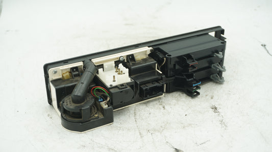 BMW 5 SERIES E34 A/C CLIMATE CONTROL 8351111