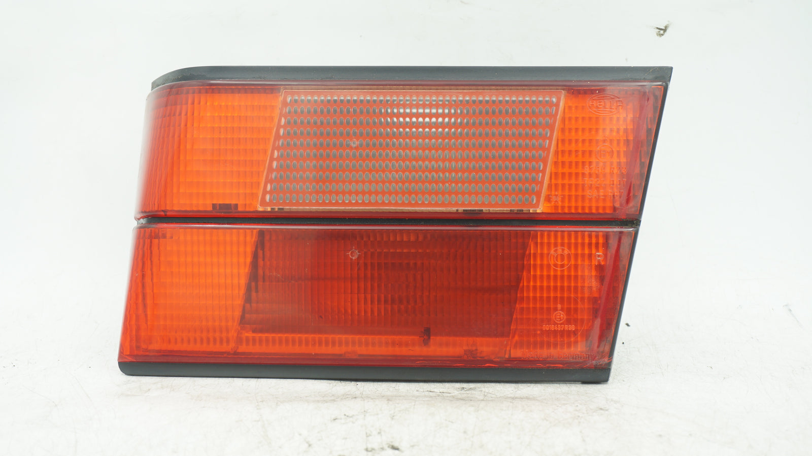 BMW 5 SERIES E34 REAR RIGHT INNER TAIL LIGHT 8769R23 - LRI Autoparts