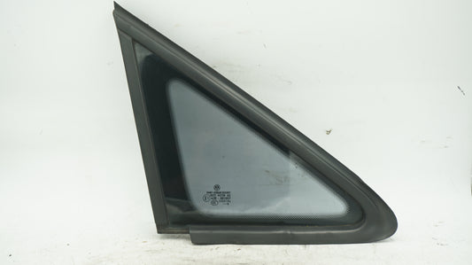 VW CADDY QUATER FRONT RIGHT WINDOW 43R001057