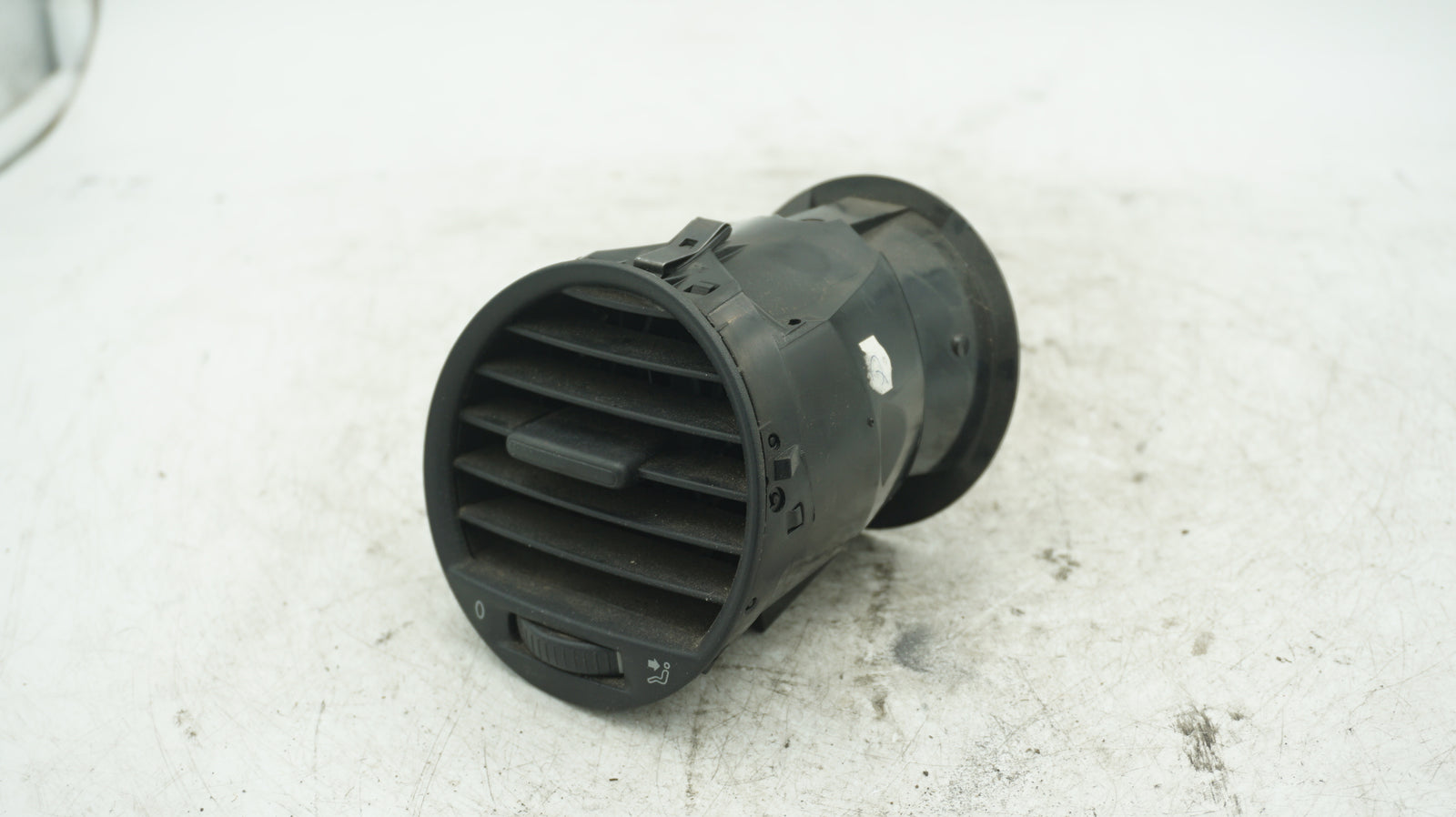 VOLKSWAGEN CADDY DASH AIR VENT 2K0819703B - LRI Autoparts