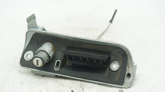 VW CADDY REAR TAILGATE DOOR HANDLE AND LOCK 2K0827565