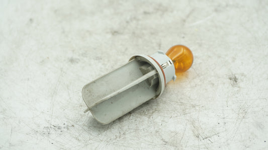 BMW 1 SERIES E82 E87 E88 FRONT INDICATOR BULB HOLDER