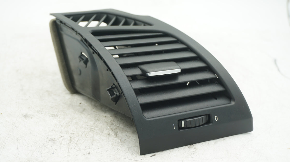 BMW 1 SERIES E82 E87 E88 RIGHT AIR VENT 7059188 - LRI Autoparts