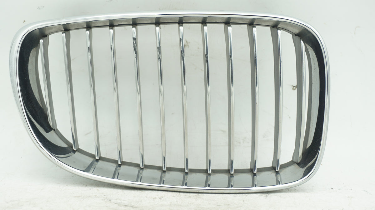 BMW 1 SERIES E82 E88 RIGHT KIDNEY CHROME GRILLE 7166440