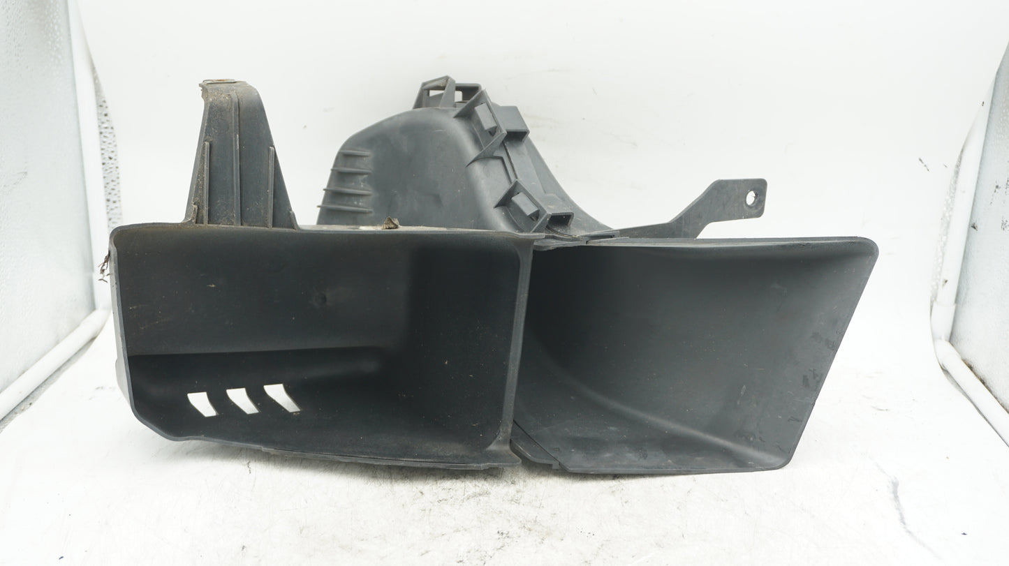 BMW 1 SEREIS E82 LEFT BRAKE AIR DUCT 8046299