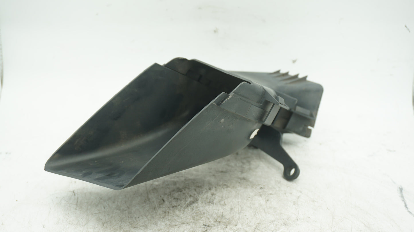 BMW 1 SERIES E82 E88 FRONT RHS RIGHT BRAKE AIR DUCT 8046300