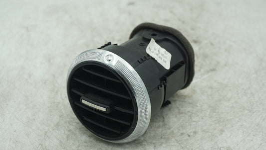 AUDI A3 8P DASHBOARD AIR VENT BLACK 8P0820901