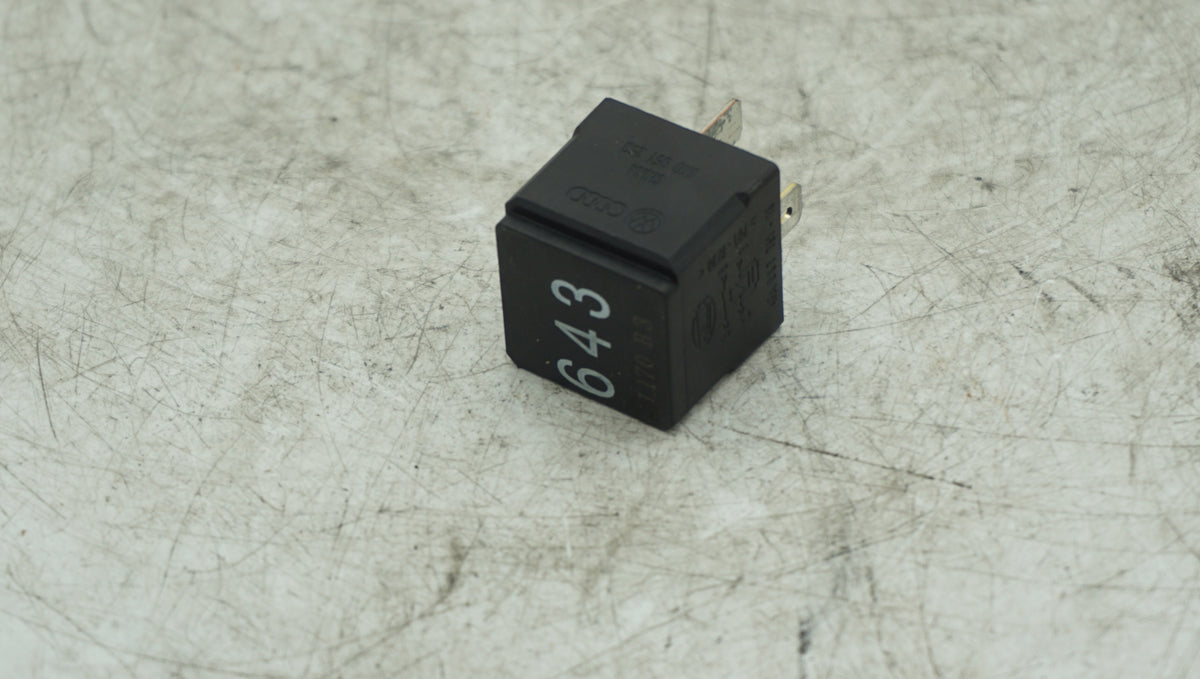 VW AUDI FUSE NUMBER 643 8K0951253