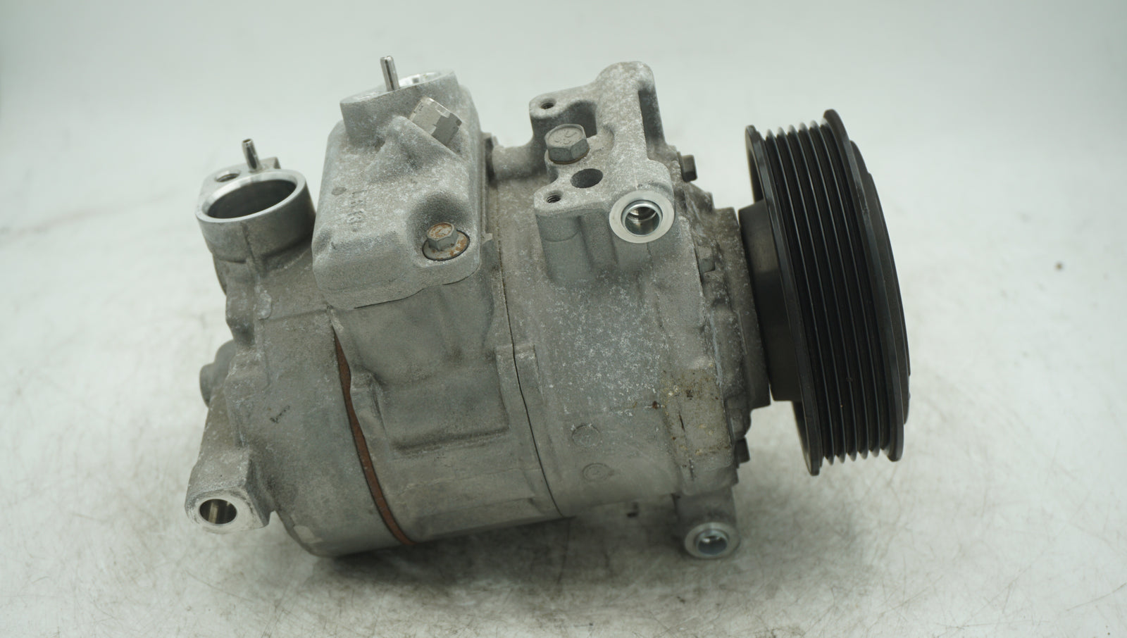 AUDI VW A3 A/C COMPRESSOR 1K0820808A - LRI Autoparts