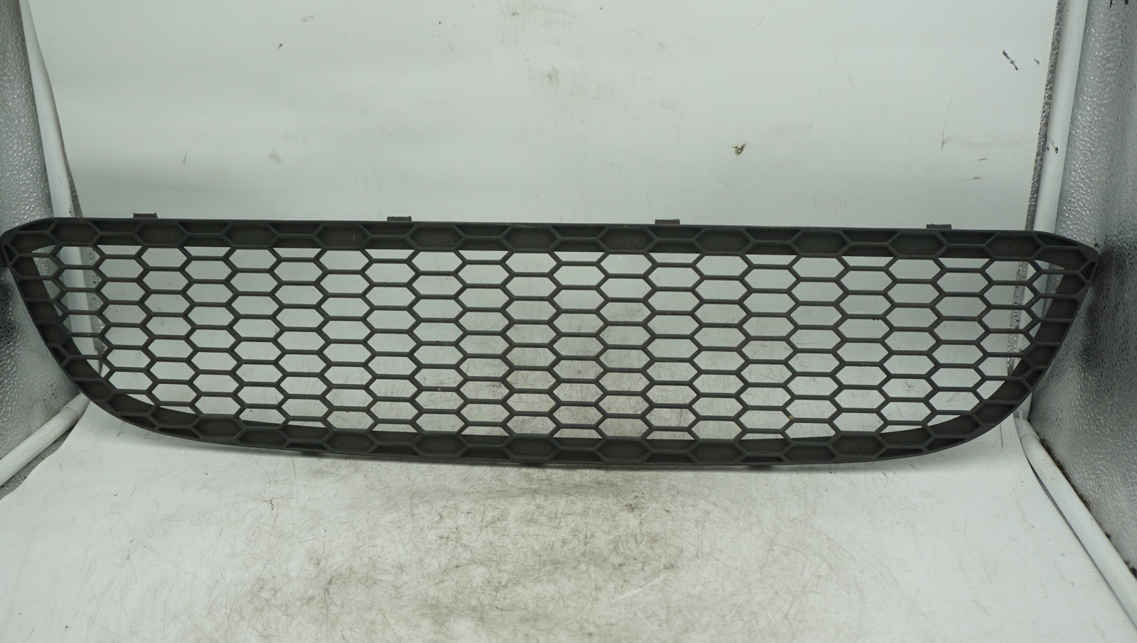 BMW 1 SERIES E87 M-SPORT FRONT BUMPER GRILLE 7906809