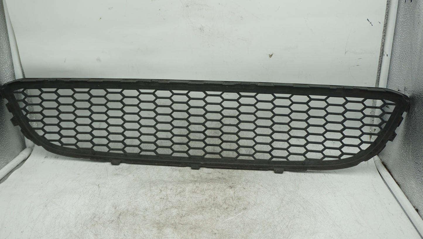 BMW 1 SERIES E87 M-SPORT FRONT BUMPER GRILLE 7906809