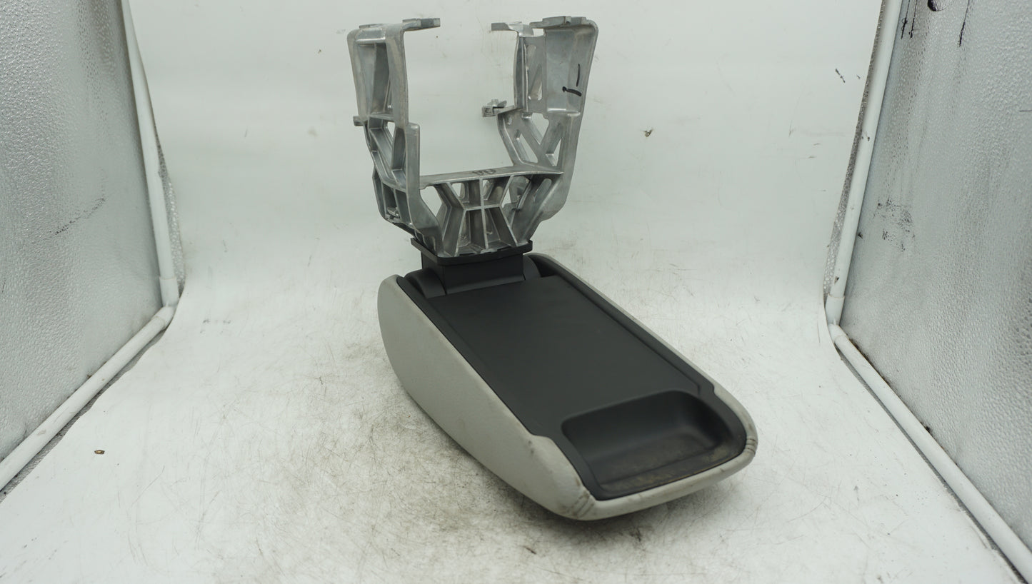 AUDI A3 8V CENTRE CONSOLE ARMREST 8V0864283