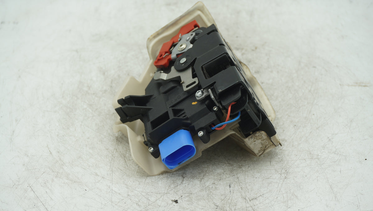 VW CADDY AND MK5 GOLF FRONT RIGHT DRIVERS DOOR LOCK 3D2837016J