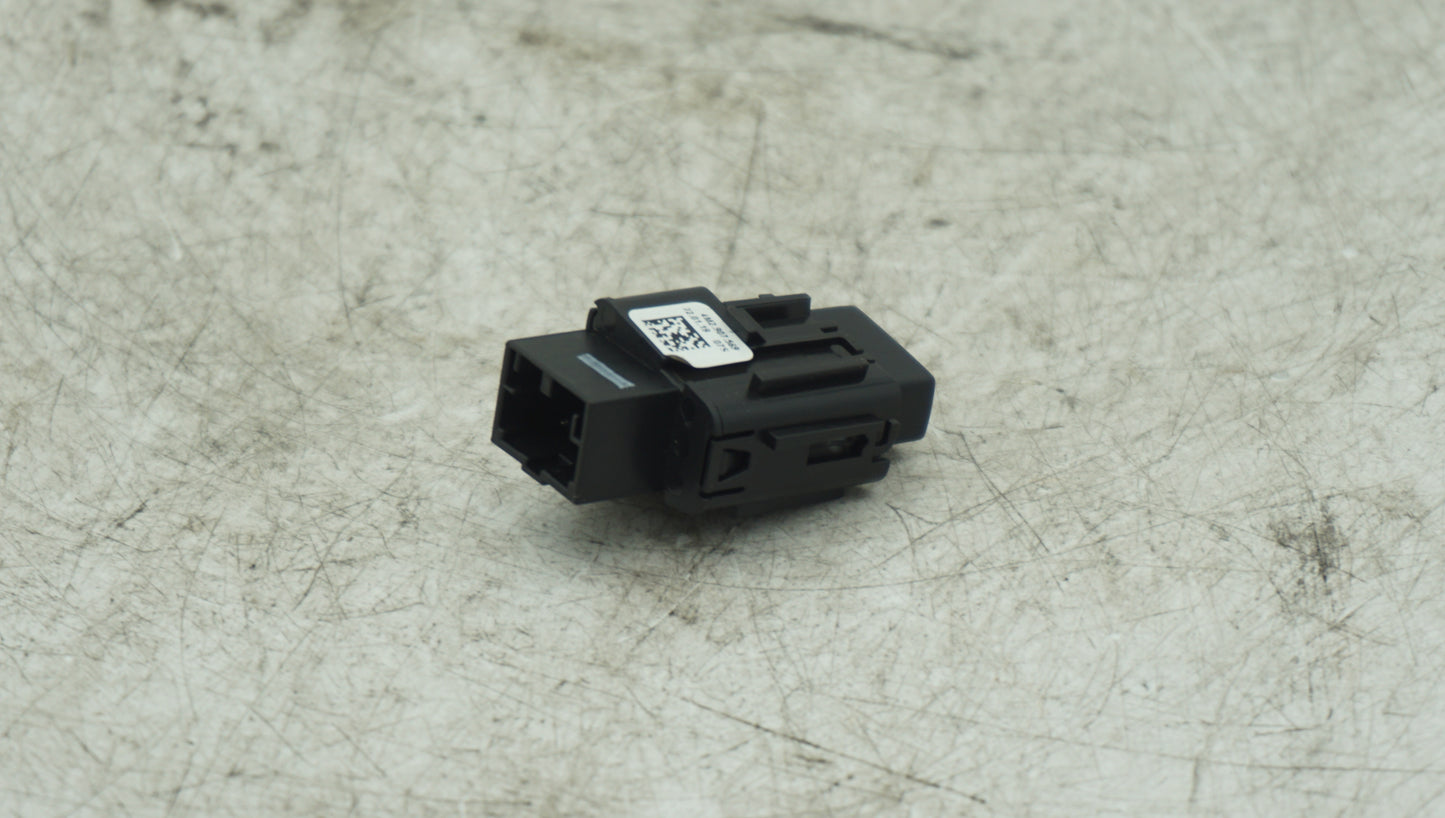 AUDI A5 8T COUNTER RESET BUTTON 4M2907569