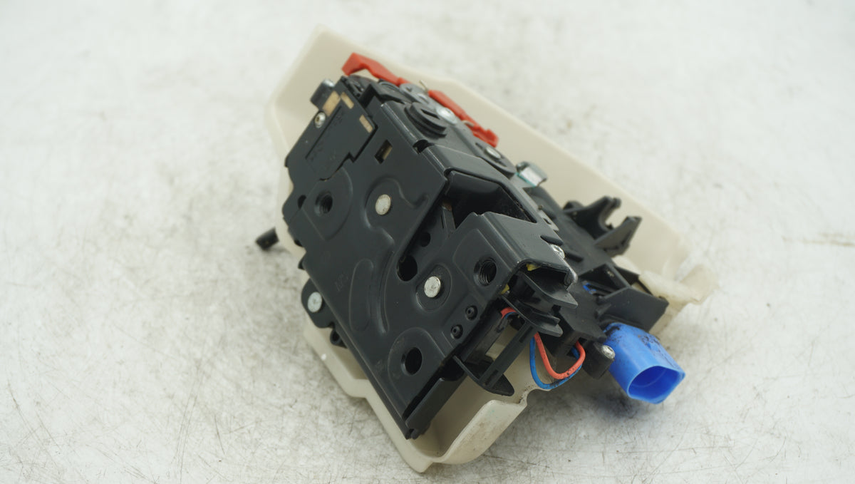 VW MK5 REAR LEFT DOOR LOCK ACTUATOR 7L0839015D