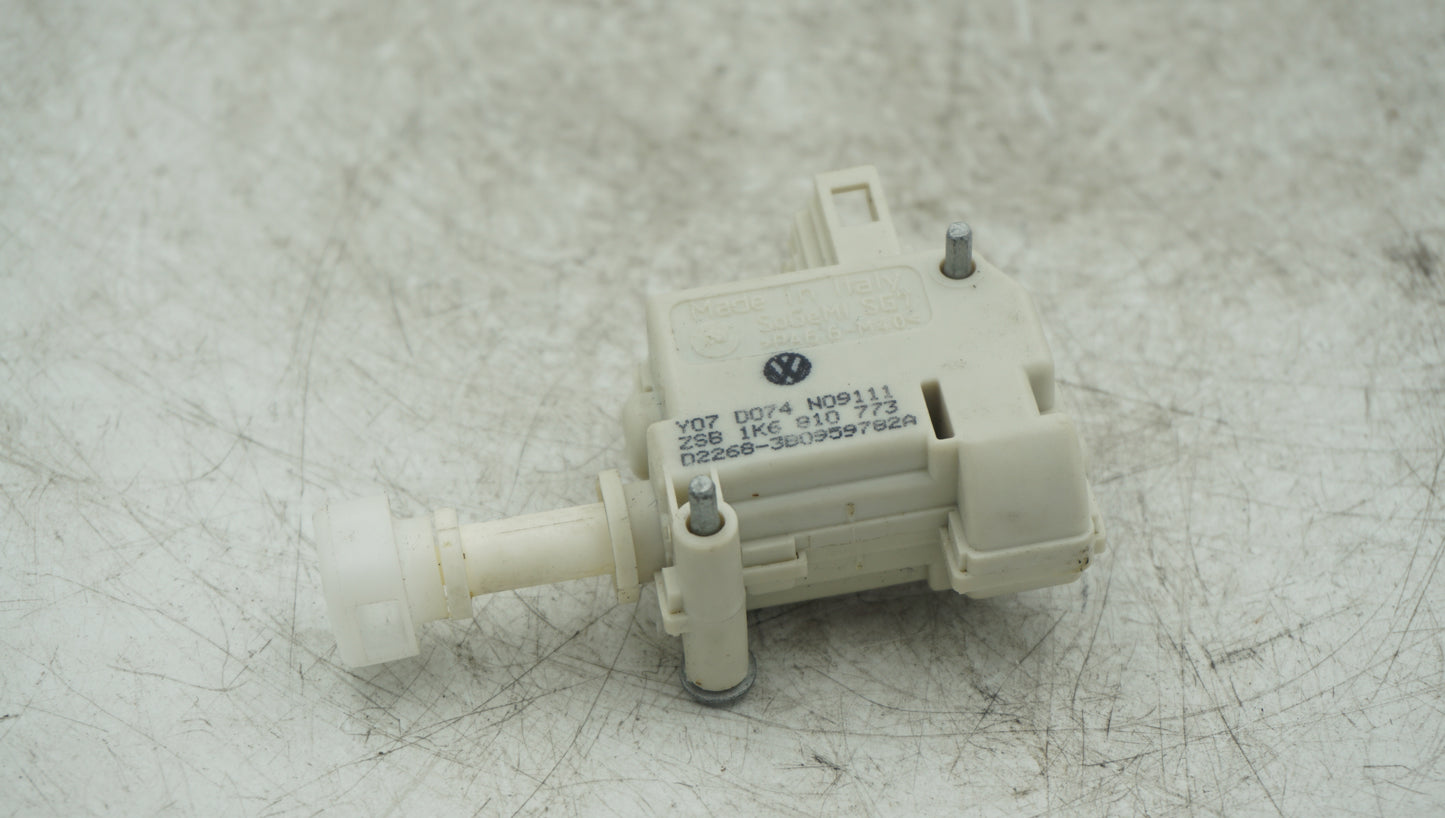 VW GOLF MK5 FUEL DOOR RELEASE MOTOR 1K6810773