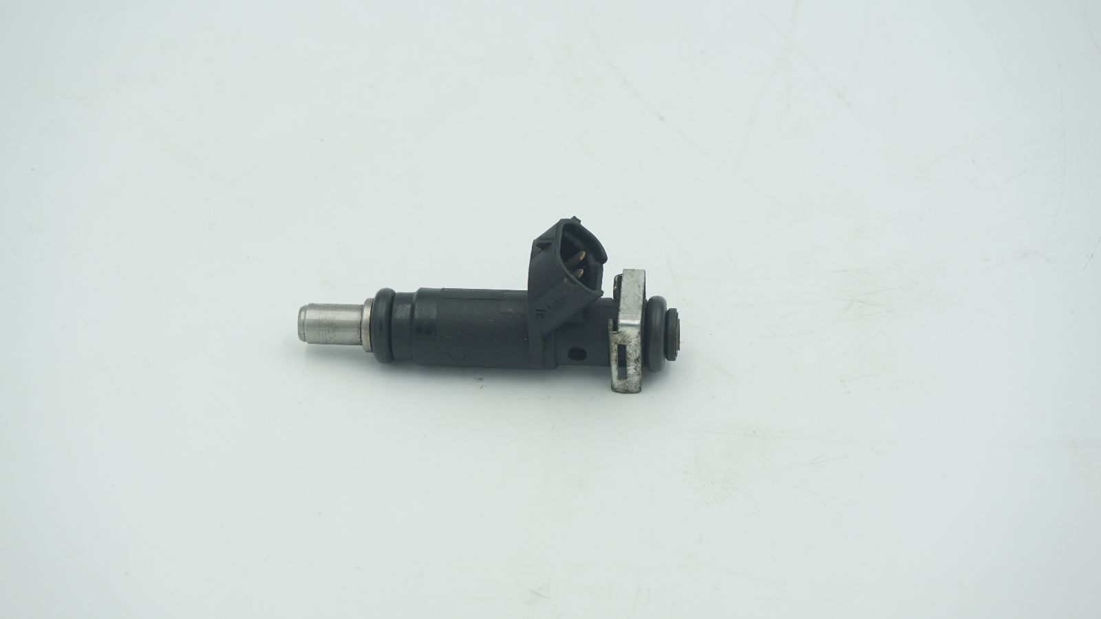 AUDI VOLKSWAGEN 2.0 FUEL INJECTOR 06B133551T