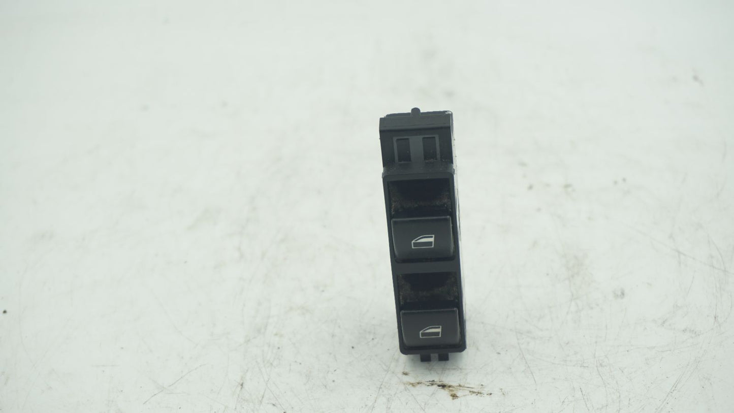 BMW 3 SERIES E46 LHS PASSENGERS WINDOW SWITCH 6902179