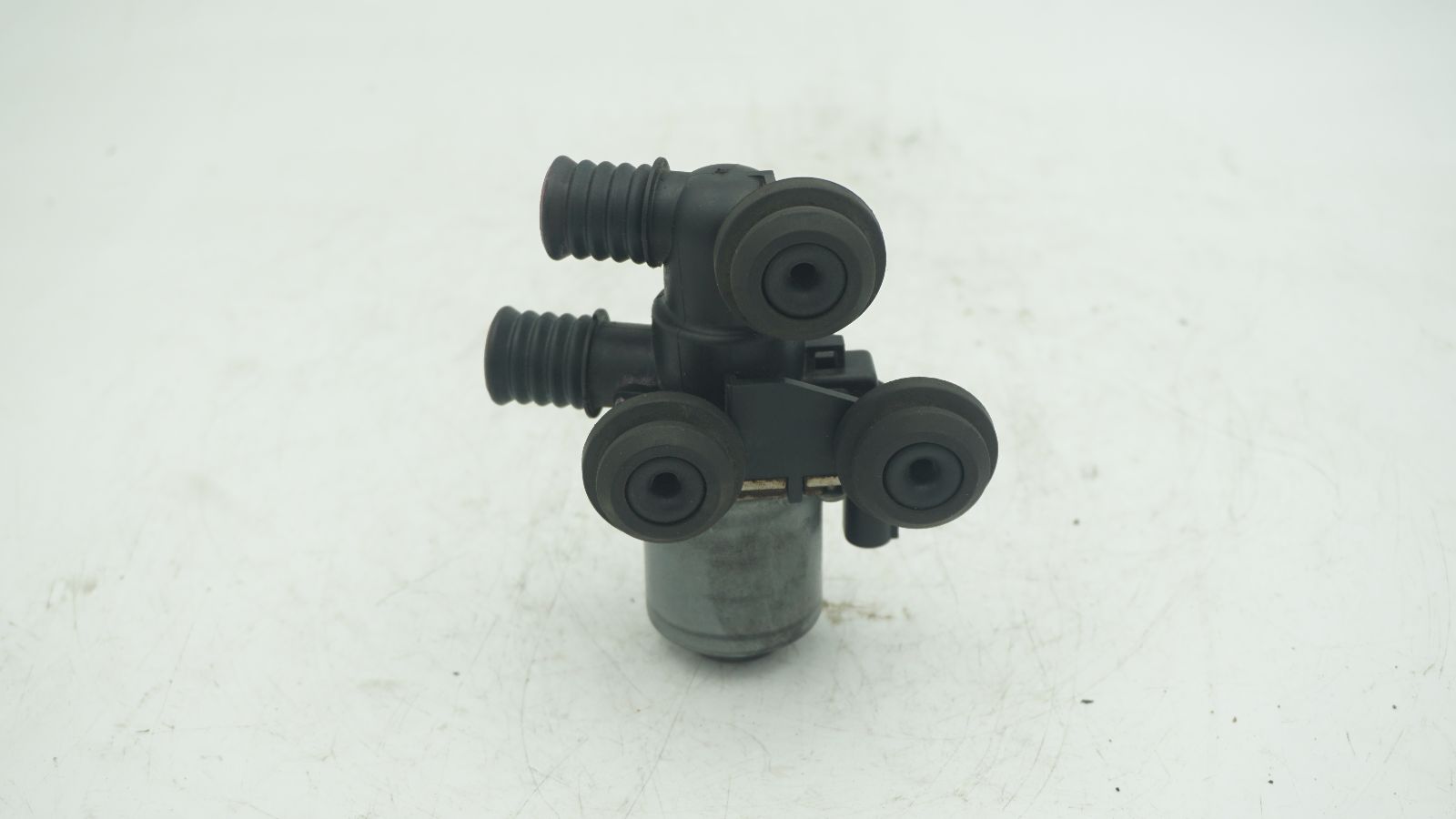 BMW 3 SERIES E46 WATER HEATER VALVE 8369805