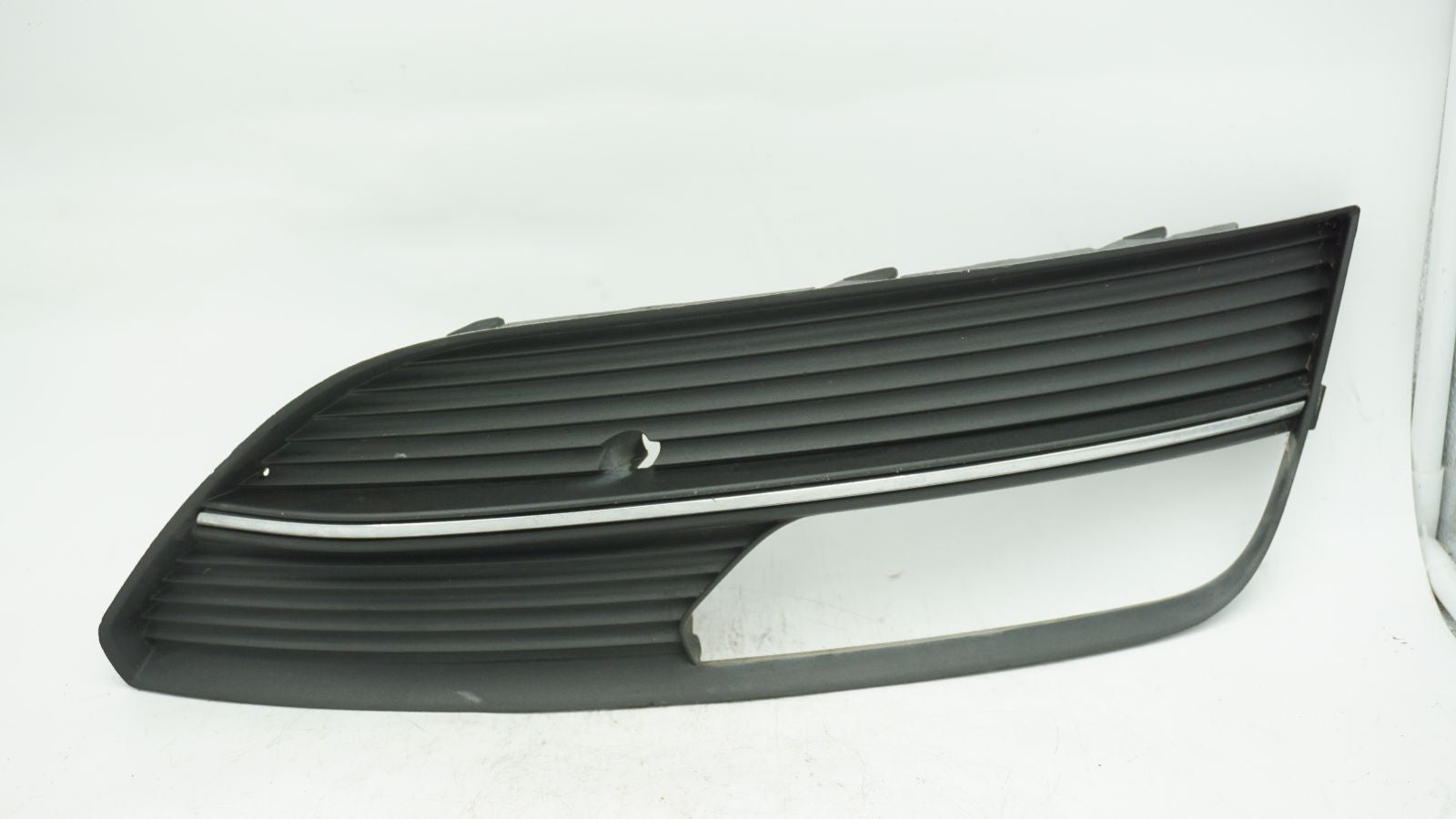 AUDI A3 8V FRONT RIGHT SIDE GRILLE 8V3807682A